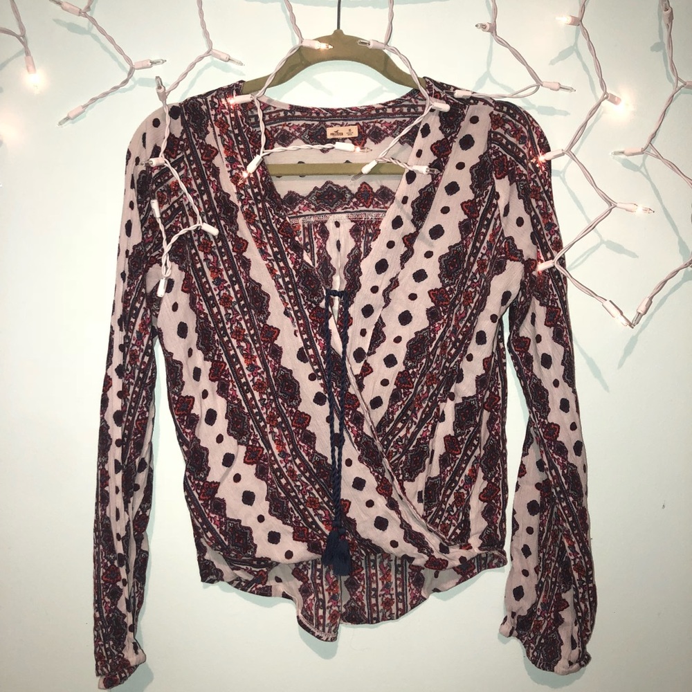 Low neck patterned blouse